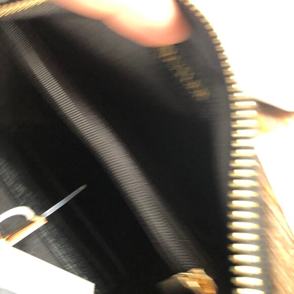 Mighty Purse Iphone Charging Purse Black Calf Fur New with tags Retails for $110 - Picture 8 of 11